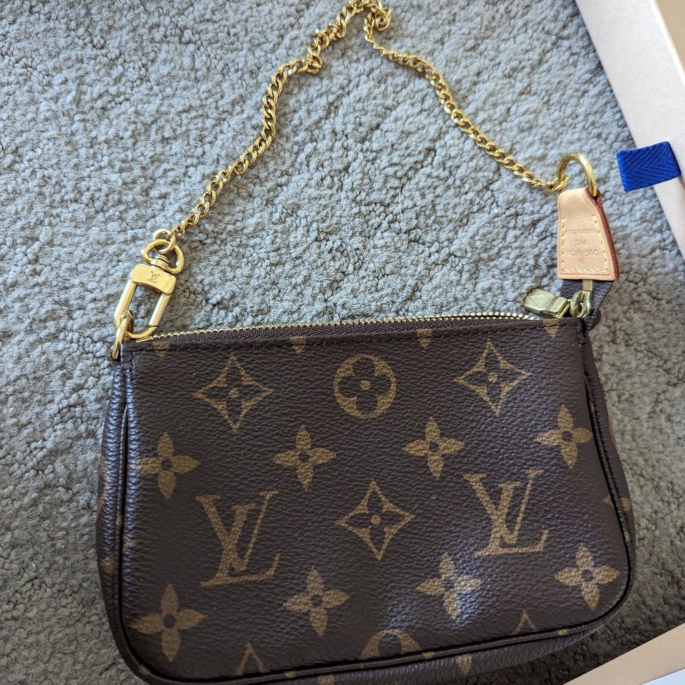 Louis Vuitton Monogram Mini Pochette NEW